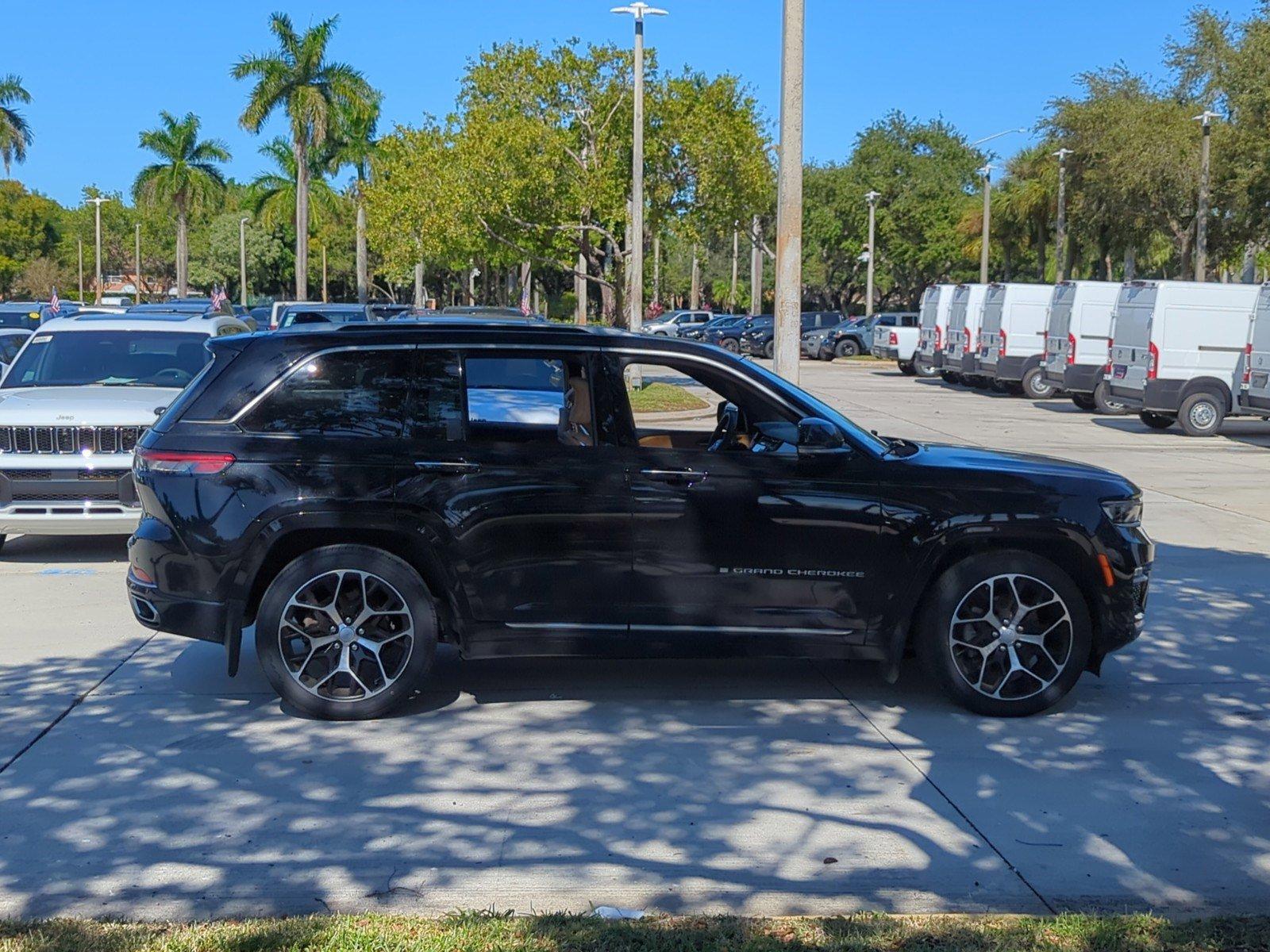 2022 Jeep Grand Cherokee Vehicle Photo in Pembroke Pines, FL 33027