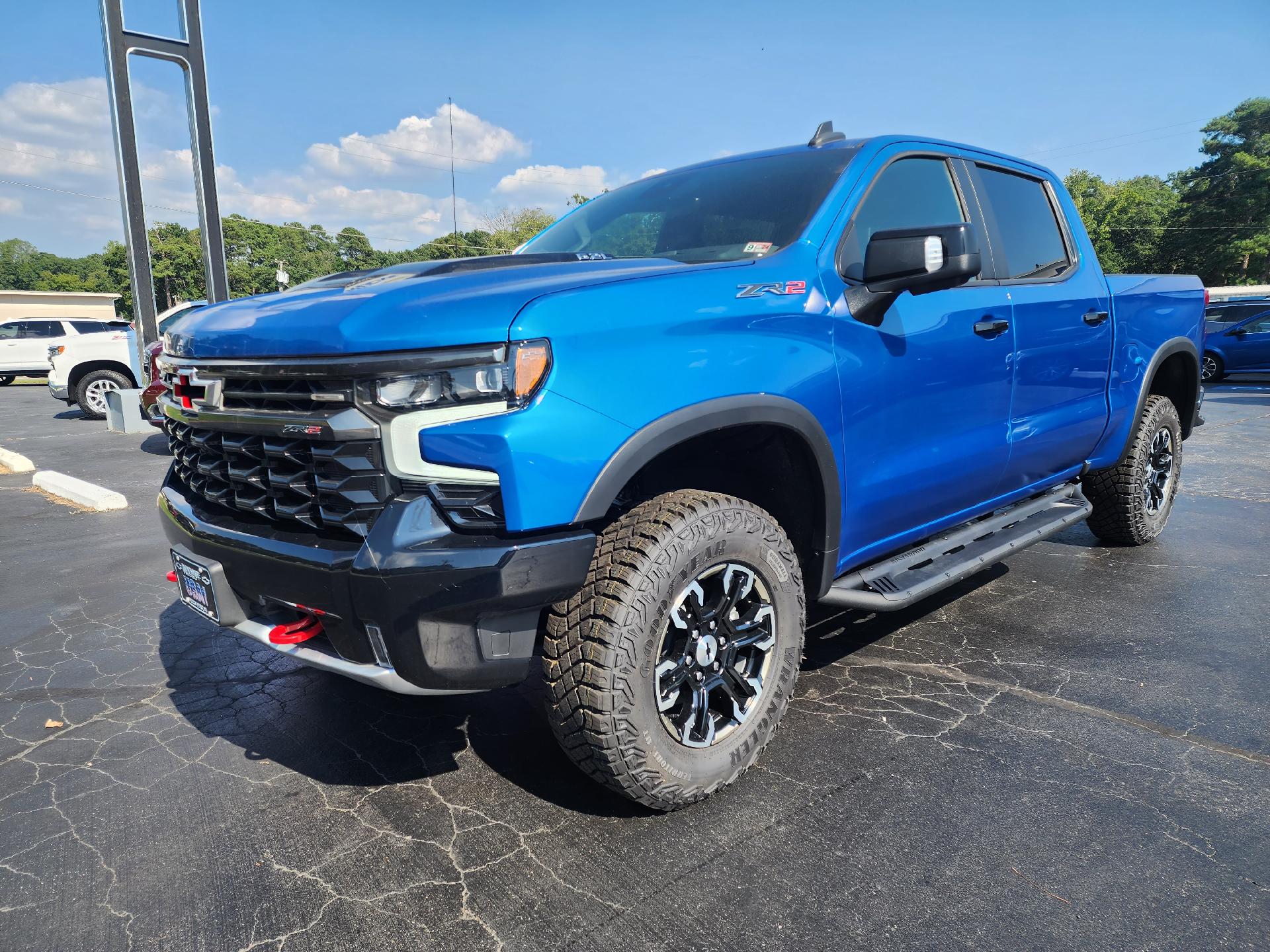 Used 2022 Chevrolet Silverado 1500 ZR2 with VIN 3GCUDHEL3NG575414 for sale in West Point, VA