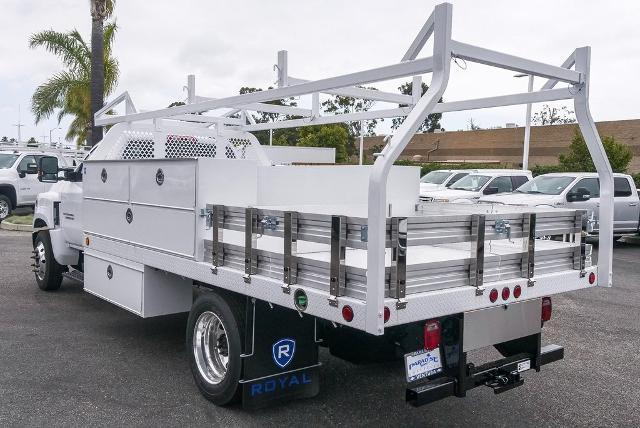 2023 Chevrolet Silverado Chassis Cab Vehicle Photo in VENTURA, CA 93003-8585