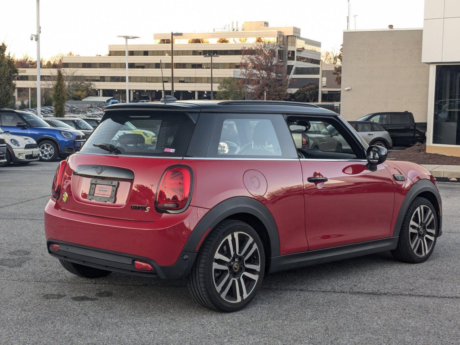 2022 MINI Electric Hardtop 2 Door Vehicle Photo in Towson, MD 21204