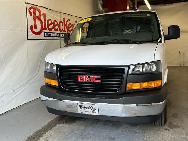 2022 GMC Savana Cargo 2500 Vehicle Photo in RED SPRINGS, NC 28377-1640