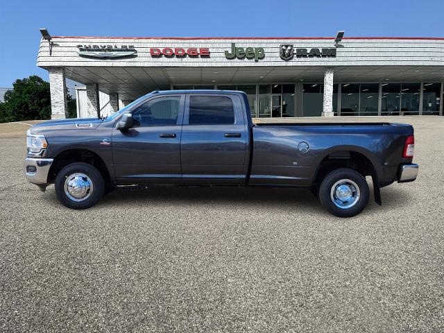 2024 Ram 3500 Vehicle Photo in Ennis, TX 75119-5114