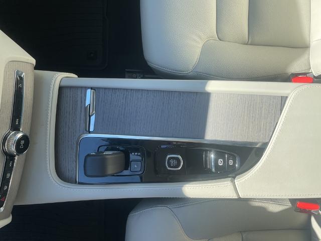 2025 Volvo XC90 Vehicle Photo in Grapevine, TX 76051