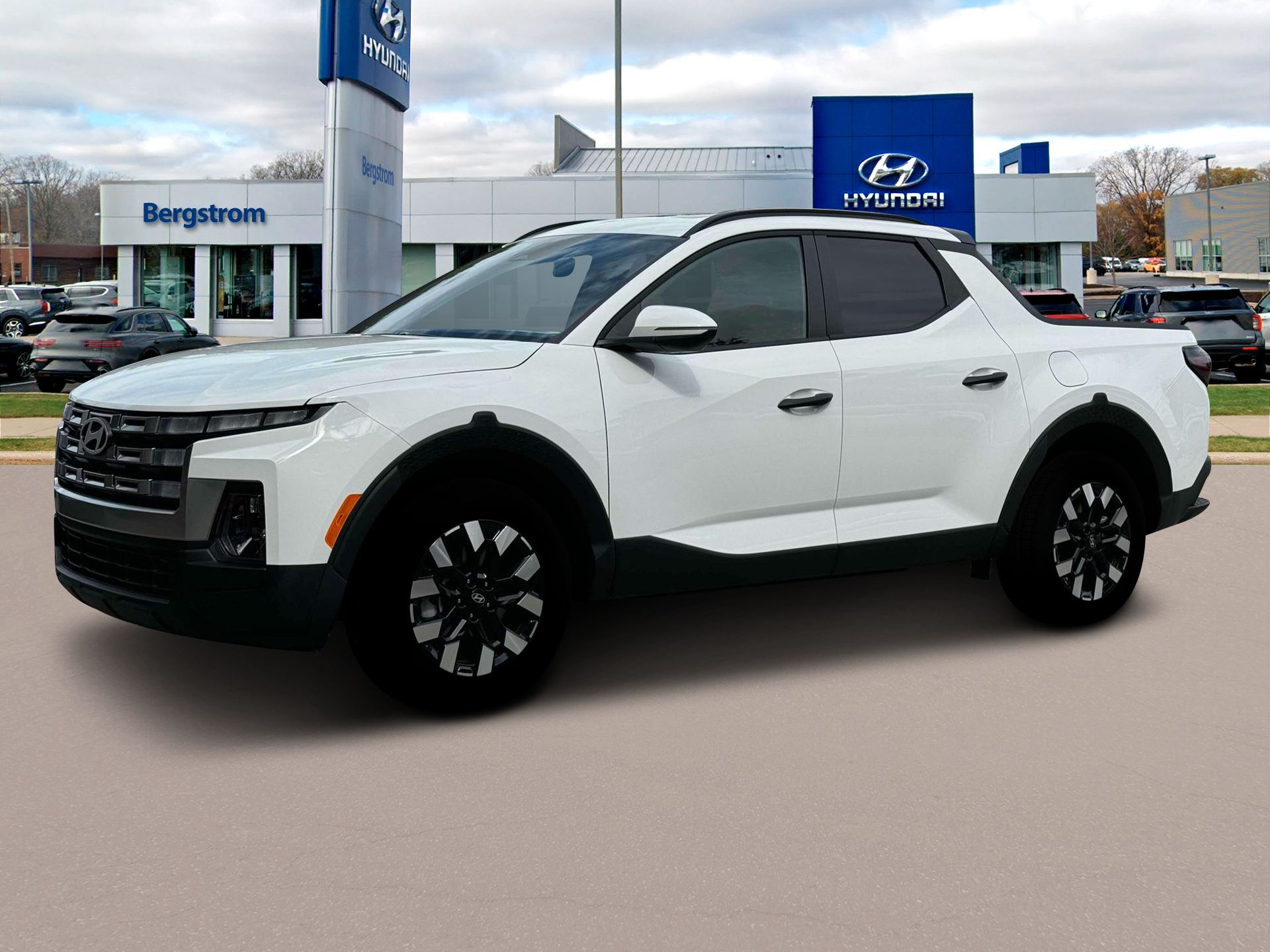 2025 Hyundai SANTA CRUZ Vehicle Photo in Green Bay, WI 54304