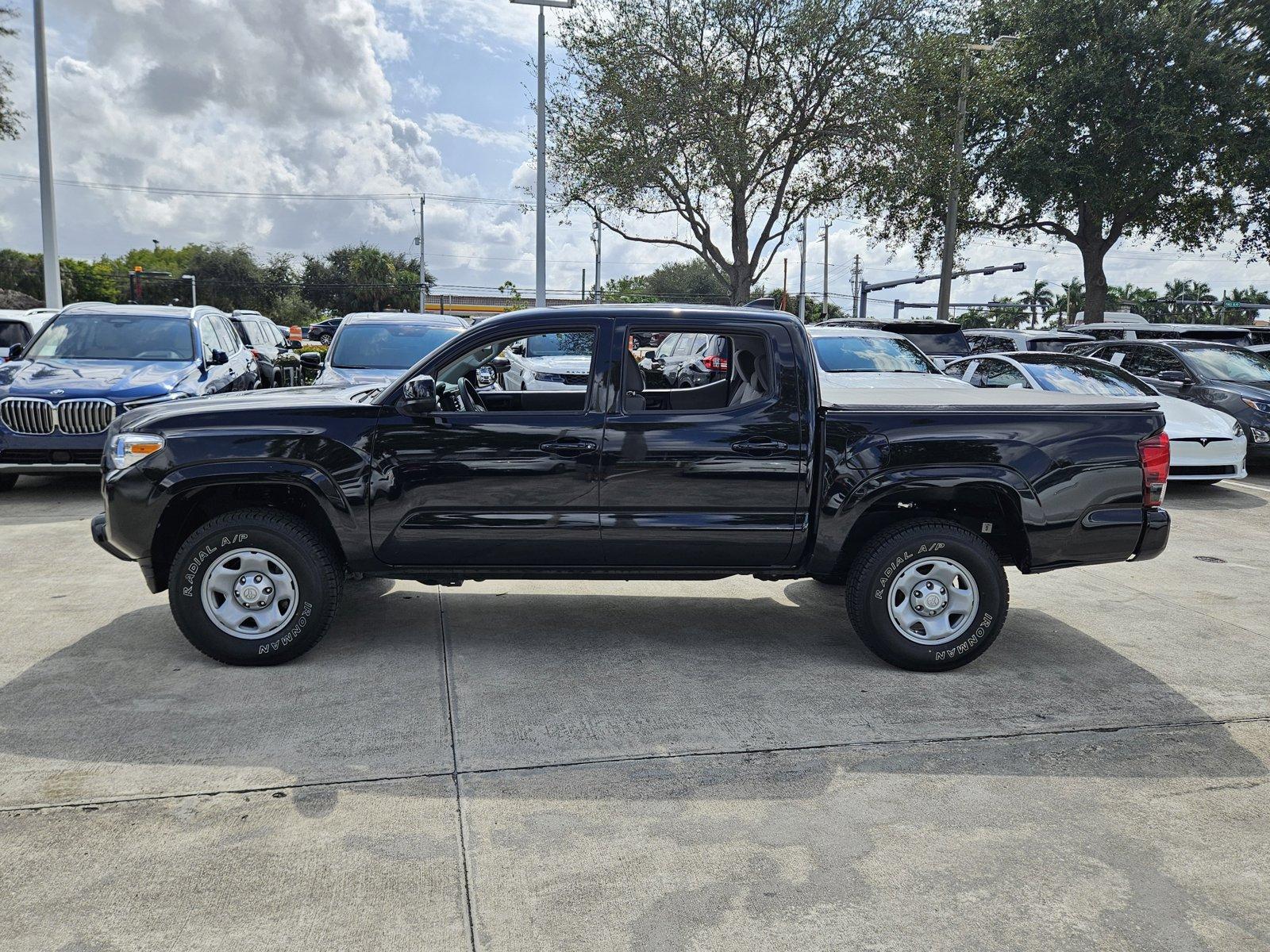 2022 Toyota Tacoma 4WD Vehicle Photo in Pembroke Pines , FL 33027