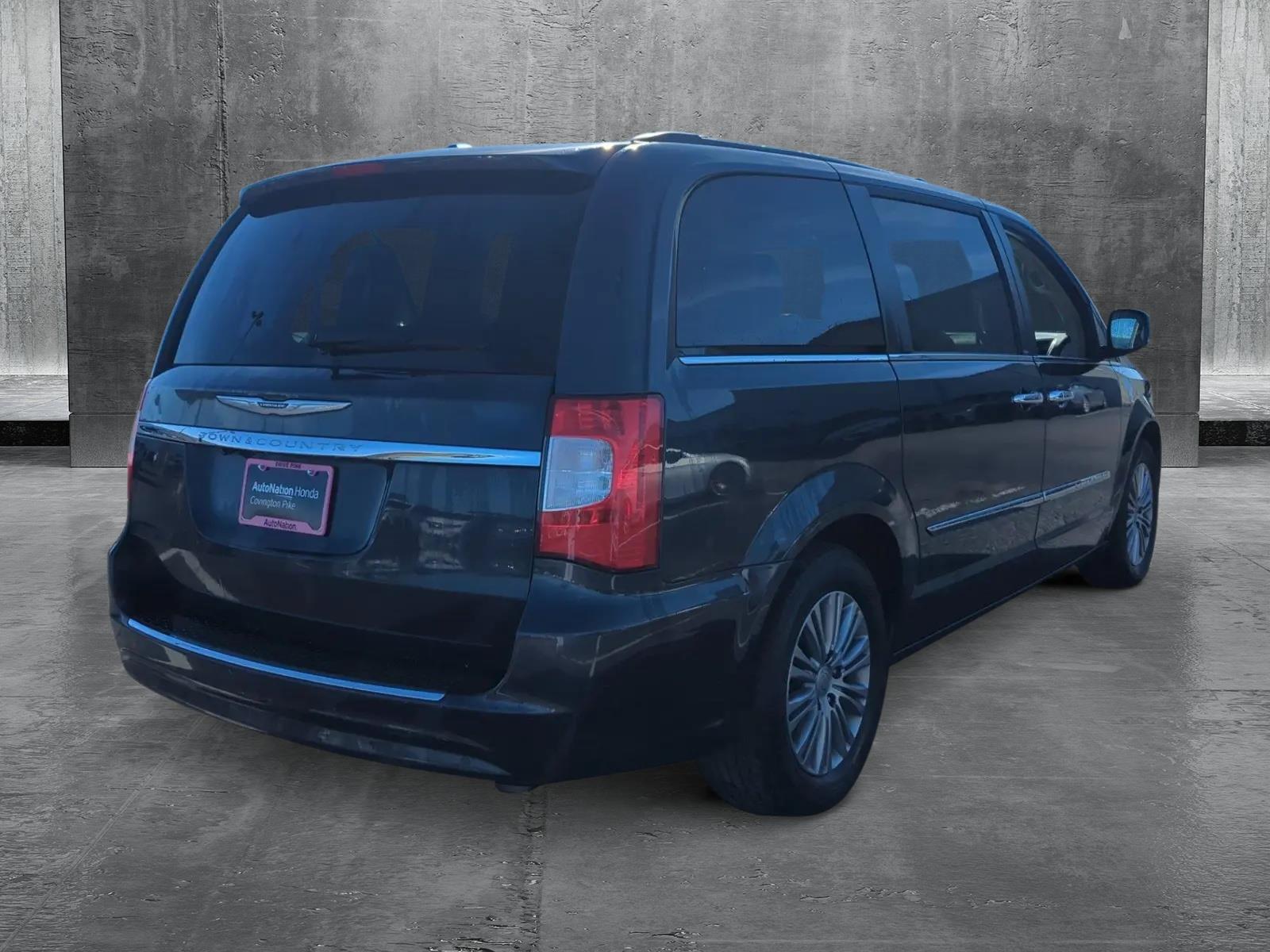 2014 Chrysler Town & Country Vehicle Photo in Memphis, TN 38128