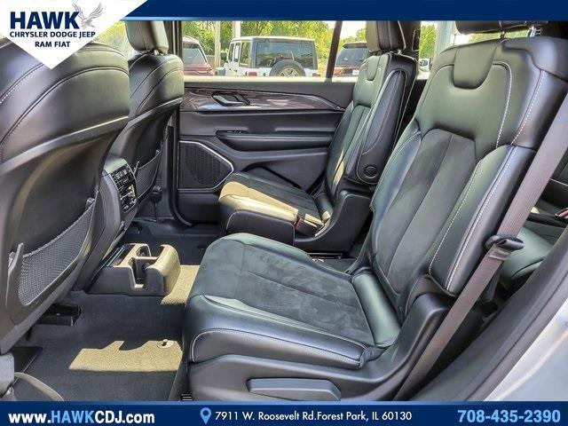 2021 Jeep Grand Cherokee L Vehicle Photo in Saint Charles, IL 60174