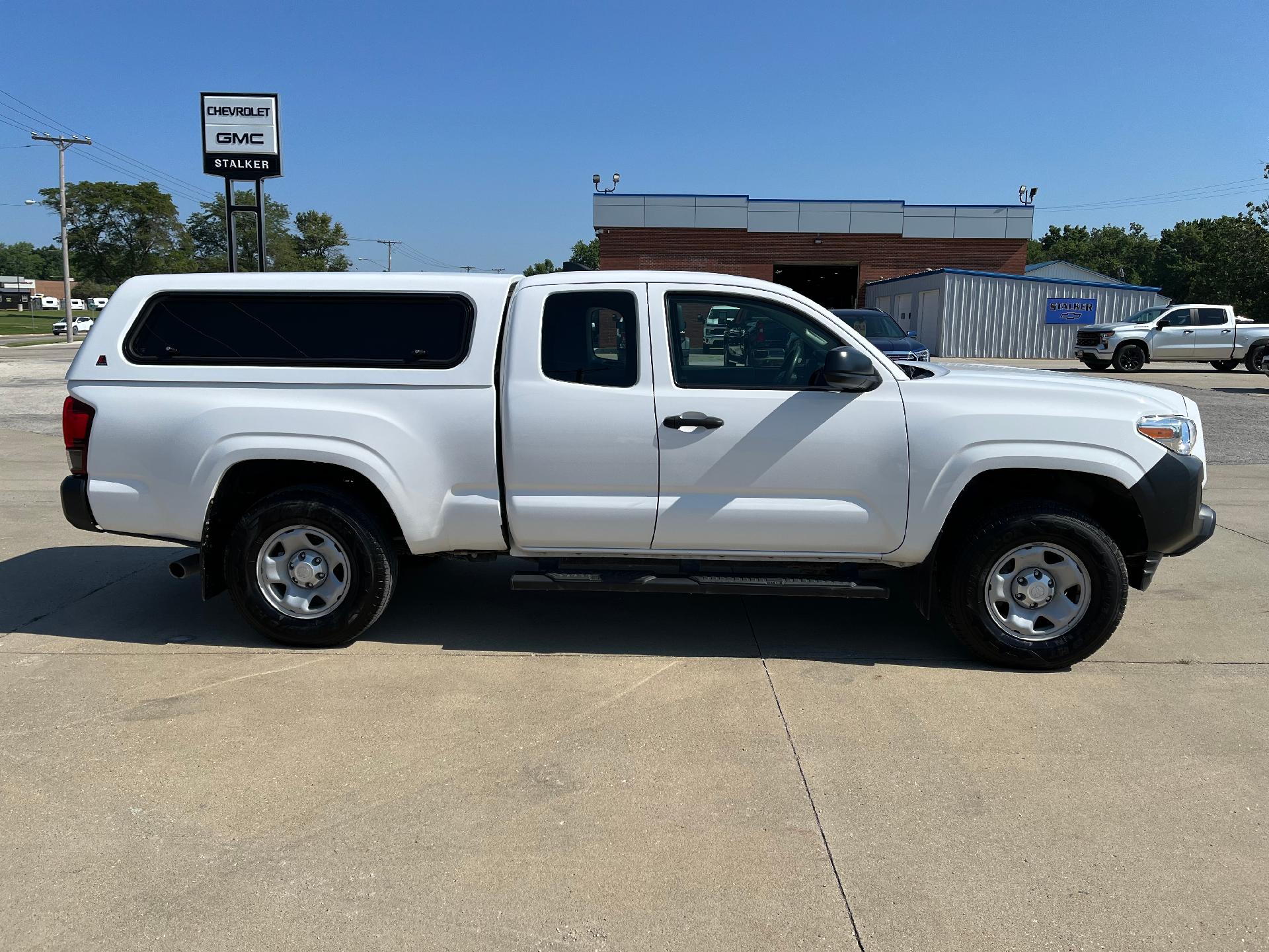 Used 2018 Toyota Tacoma SR with VIN 5TFSX5EN2JX062319 for sale in Creston, IA