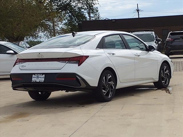 2024 Hyundai ELANTRA Vehicle Photo in Peoria, IL 61615