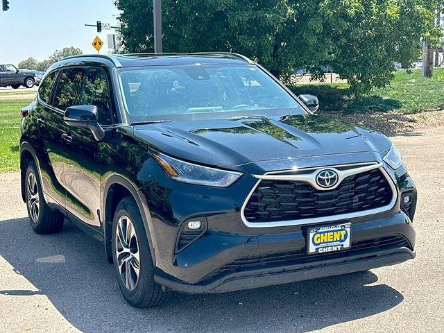 2021 Toyota Highlander Vehicle Photo in GREELEY, CO 80634-4125