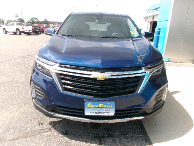 Used 2022 Chevrolet Equinox LT with VIN 3GNAXUEVXNL306586 for sale in Wahpeton, ND