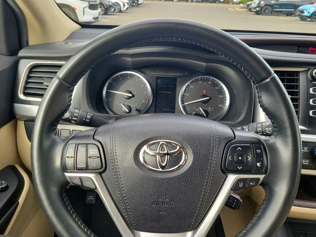 2019 Toyota Highlander Vehicle Photo in WATERTOWN, CT 06795-3318