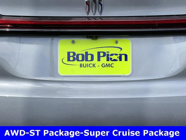 2025 Buick Enclave Vehicle Photo in CHICOPEE, MA 01020-5001