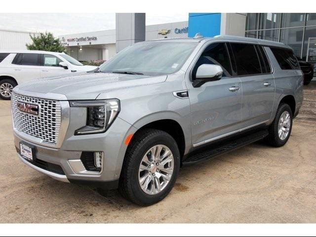 2024 GMC Yukon XL Vehicle Photo in ROSENBERG, TX 77471-5675