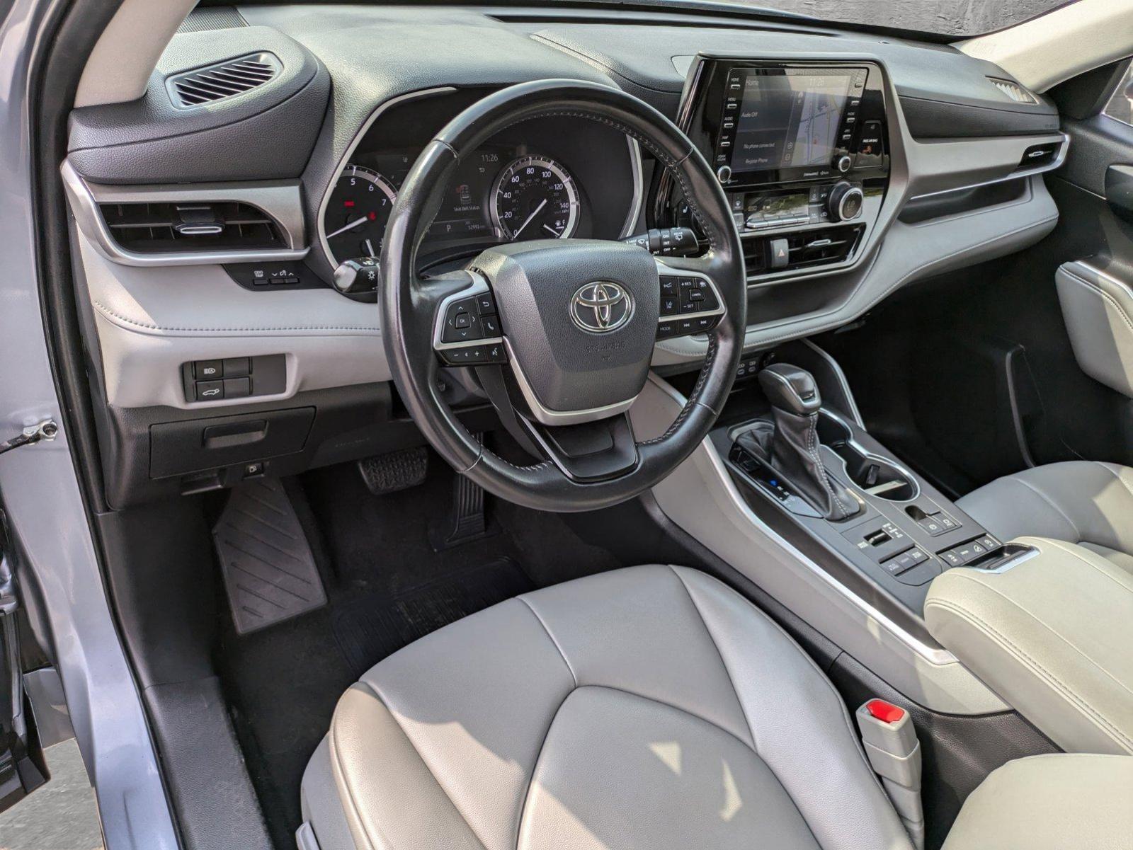 2022 Toyota Highlander Vehicle Photo in Spokane Valley, WA 99212