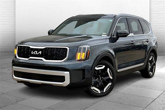 2024 Kia Telluride Vehicle Photo in TOPEKA, KS 66609-0000