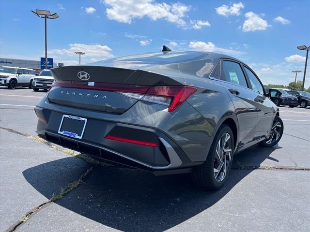 2024 Hyundai ELANTRA Vehicle Photo in O'Fallon, IL 62269