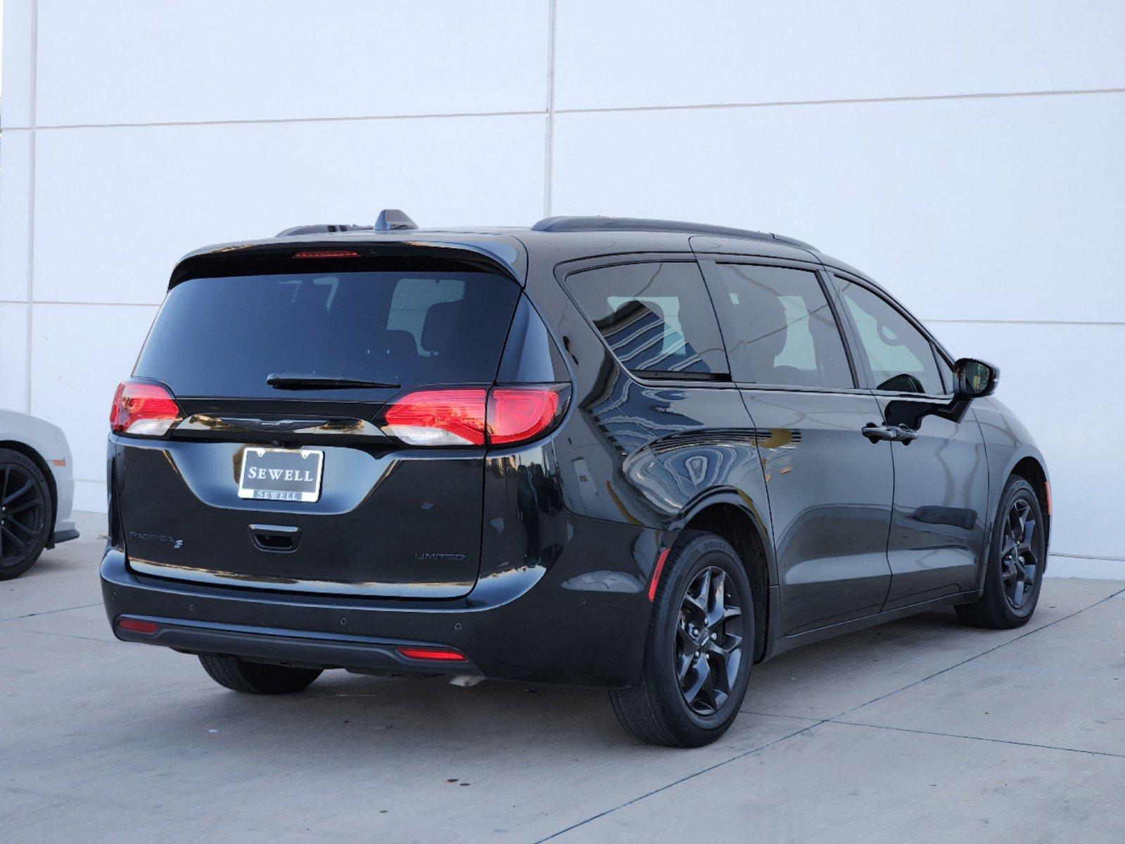 2020 Chrysler Pacifica Vehicle Photo in PLANO, TX 75024