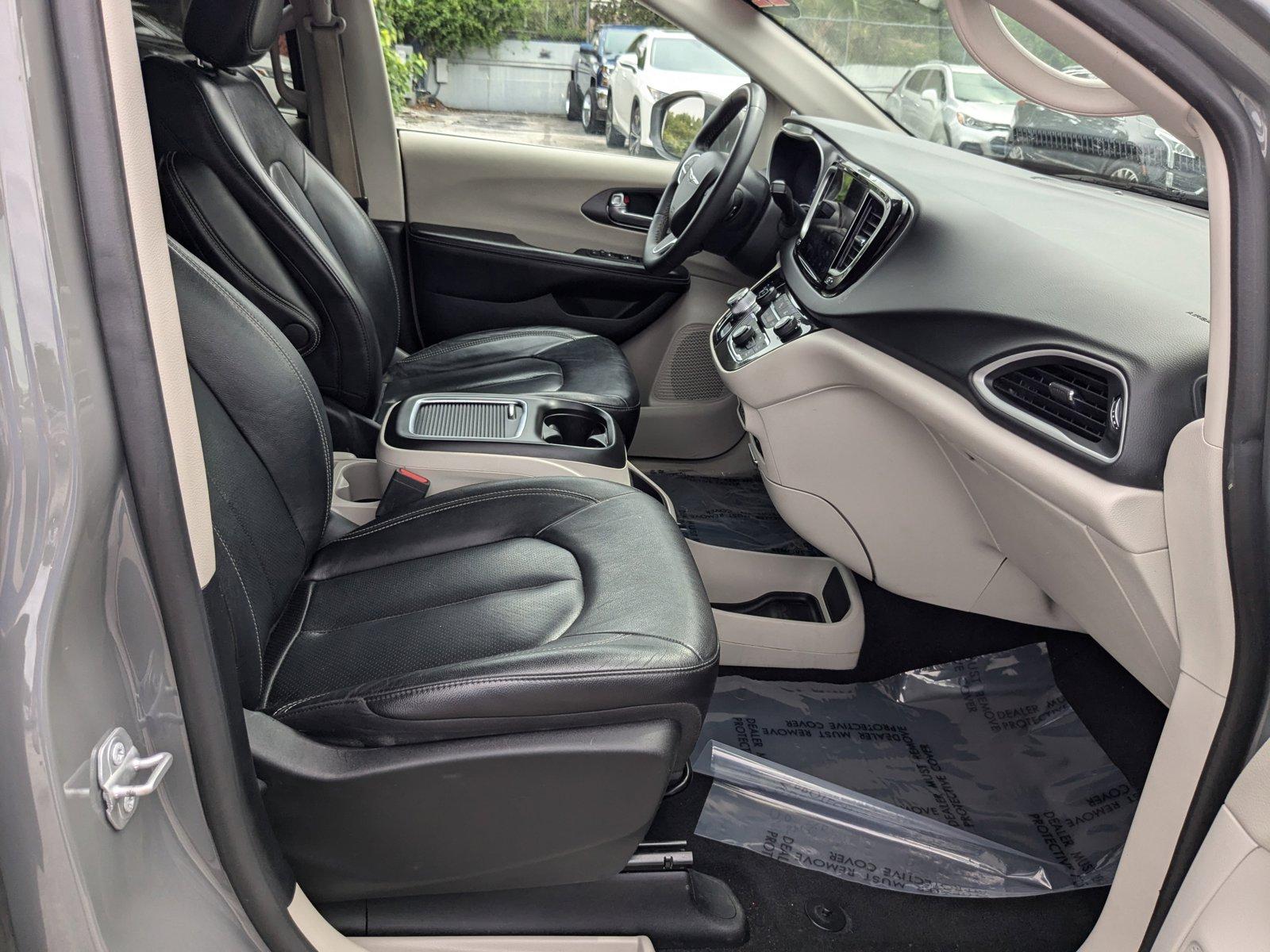 2022 Chrysler Pacifica Vehicle Photo in MIAMI, FL 33134-2699