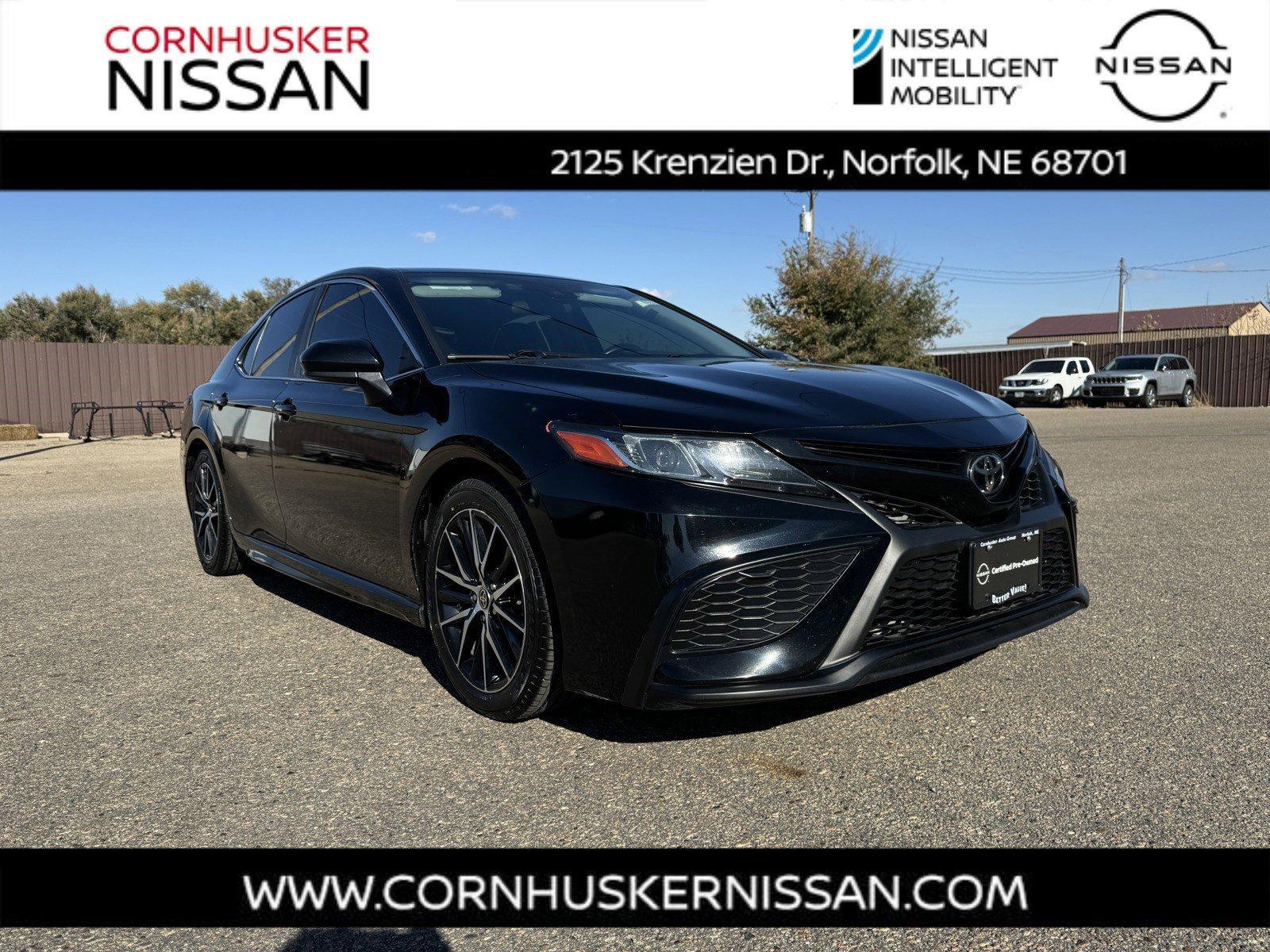 Used 2021 Toyota Camry SE with VIN 4T1G11AK9MU437636 for sale in Norfolk, NE