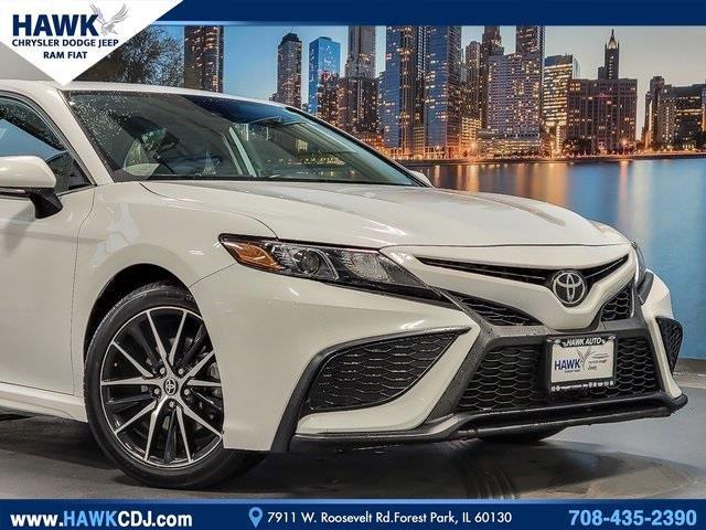 2022 Toyota Camry Vehicle Photo in Saint Charles, IL 60174