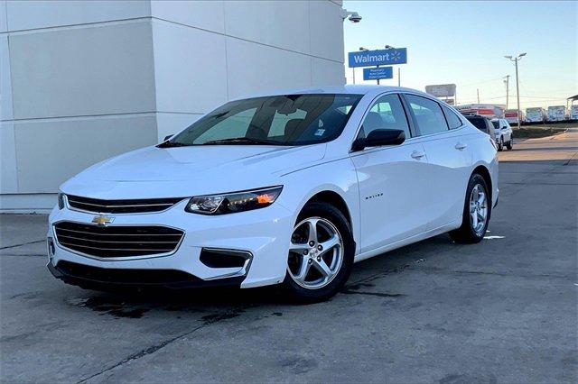 2018 Chevrolet Malibu Vehicle Photo in TOPEKA, KS 66609-0000