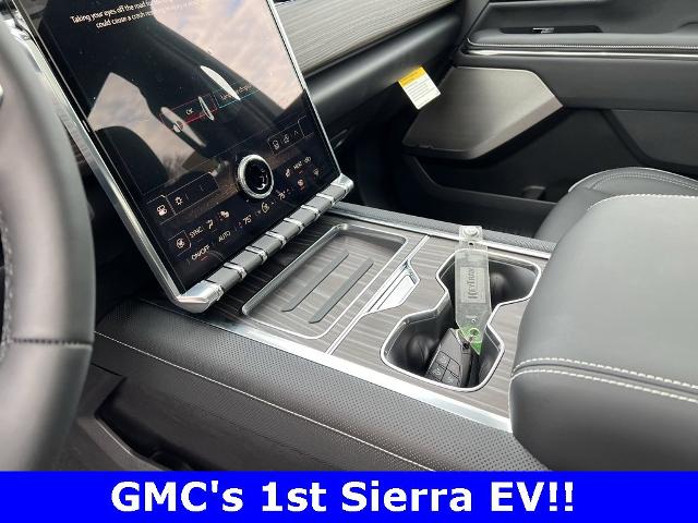 2025 GMC Sierra EV Vehicle Photo in CHICOPEE, MA 01020-5001