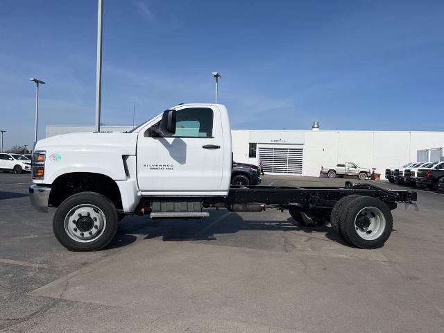 2023 Chevrolet Silverado 5500 HD Vehicle Photo in GREEN BAY, WI 54302-3701