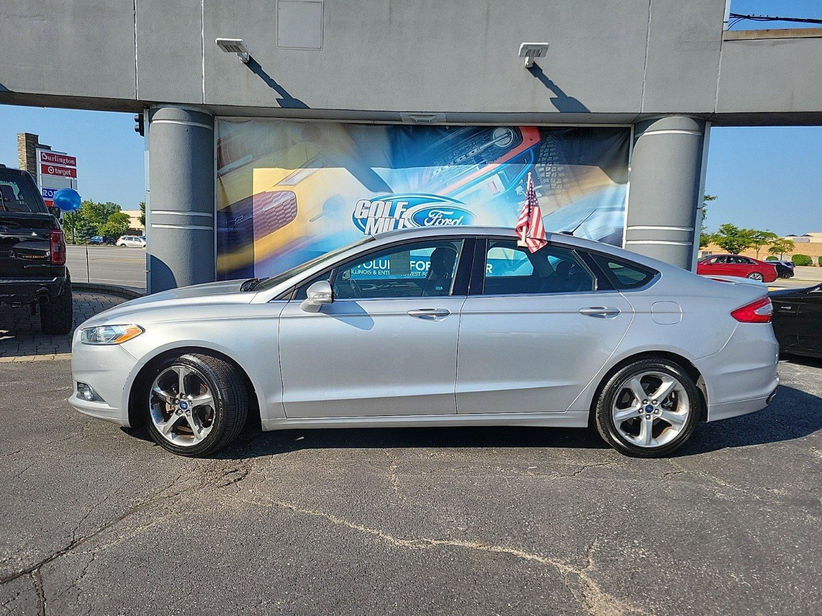 2013 Ford Fusion Vehicle Photo in Saint Charles, IL 60174