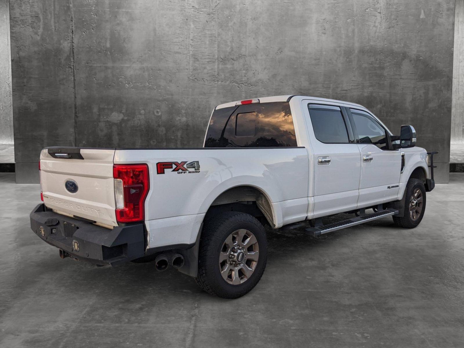 2017 Ford Super Duty F-250 SRW Vehicle Photo in PEMBROKE PINES, FL 33024-6534