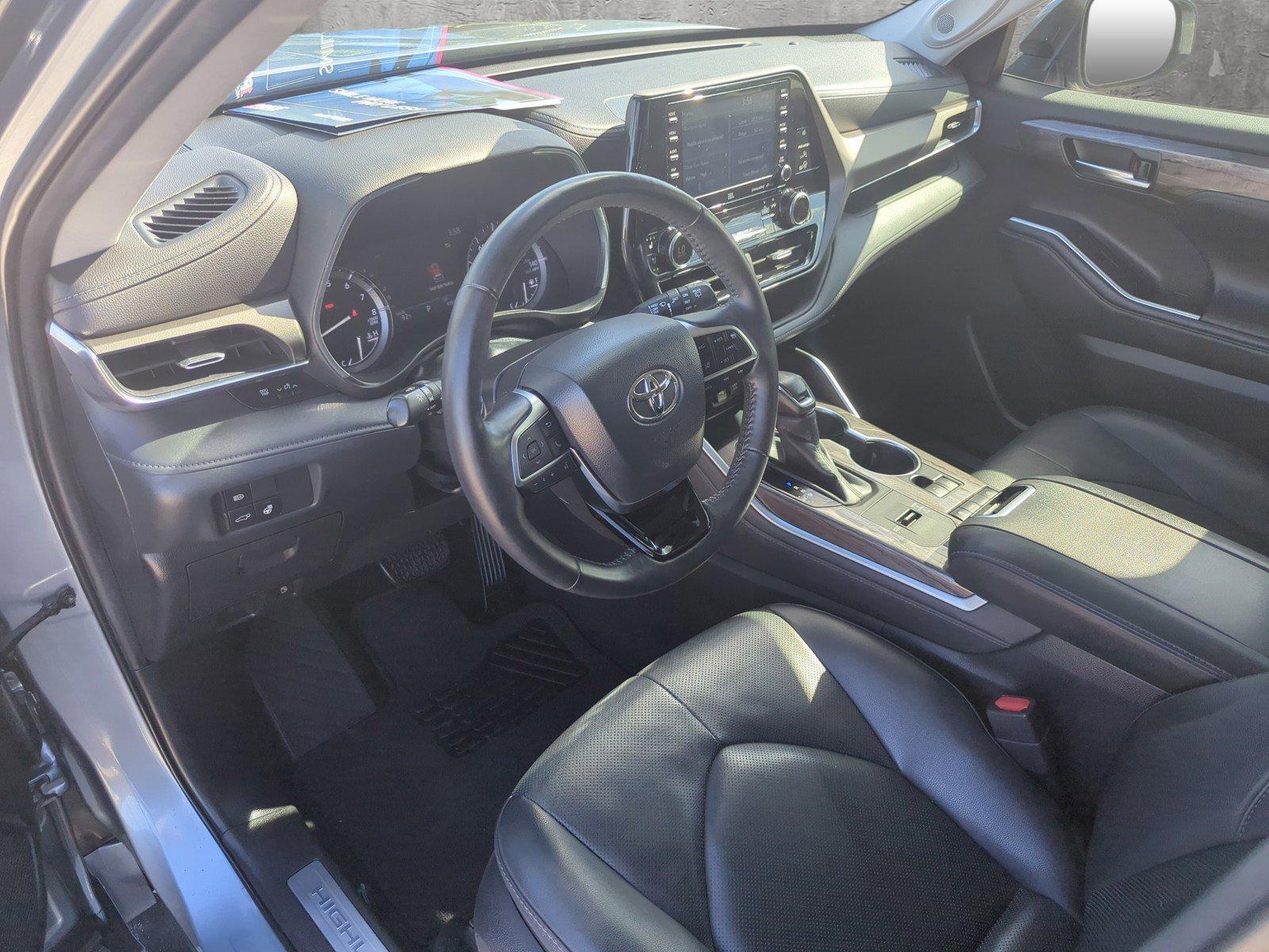 2020 Toyota Highlander Vehicle Photo in Margate, FL 33063