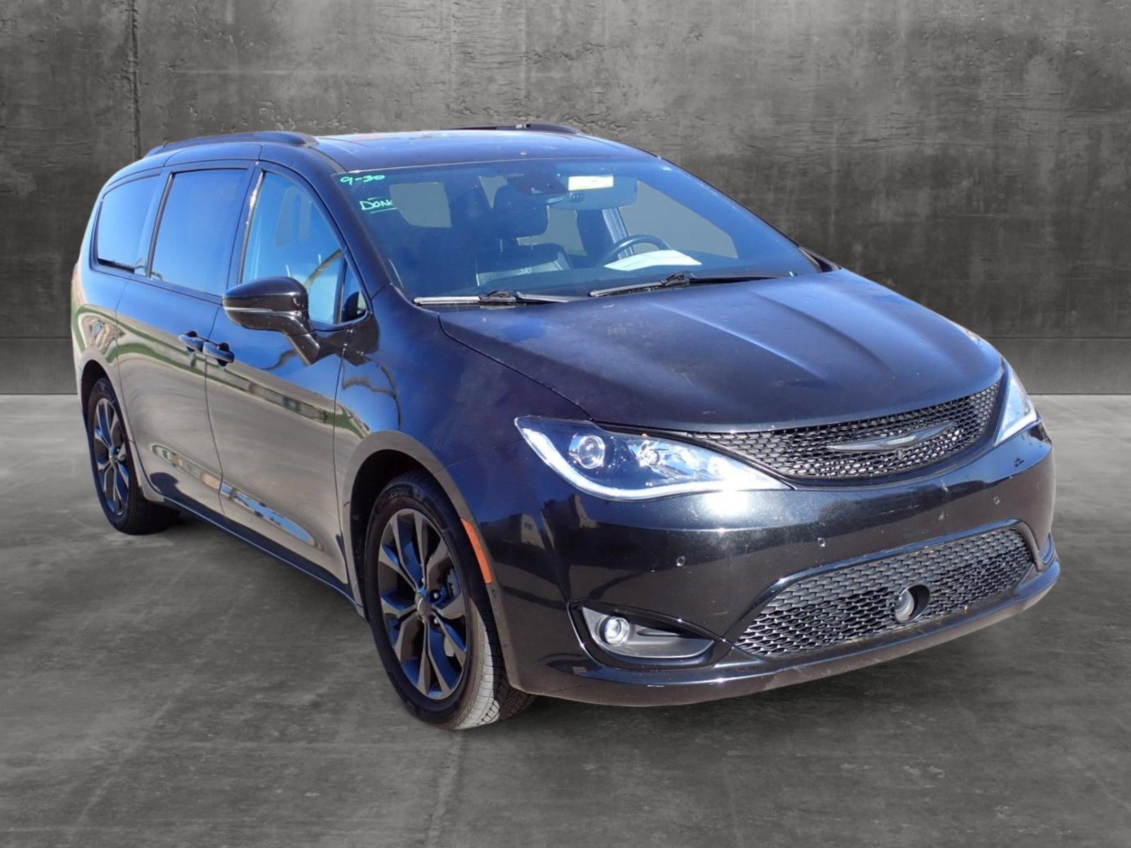 2019 Chrysler Pacifica Vehicle Photo in DENVER, CO 80221-3610