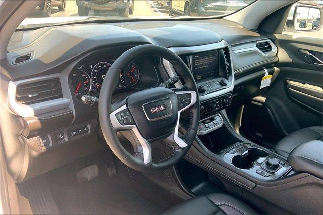 2023 GMC Acadia Vehicle Photo in TOPEKA, KS 66609-0000