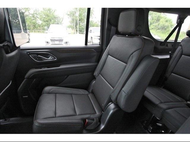 2024 Chevrolet Suburban Vehicle Photo in ROSENBERG, TX 77471-5675