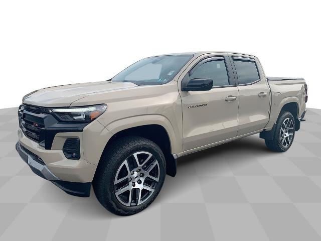 2024 Chevrolet Colorado Vehicle Photo in MOON TOWNSHIP, PA 15108-2571