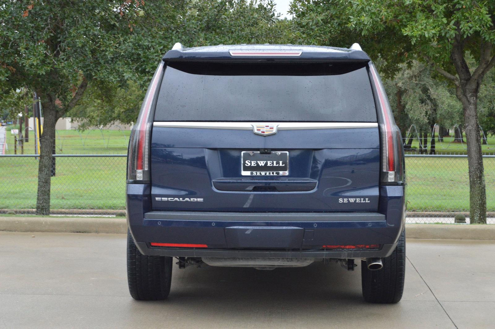 2017 Cadillac Escalade Vehicle Photo in Houston, TX 77090