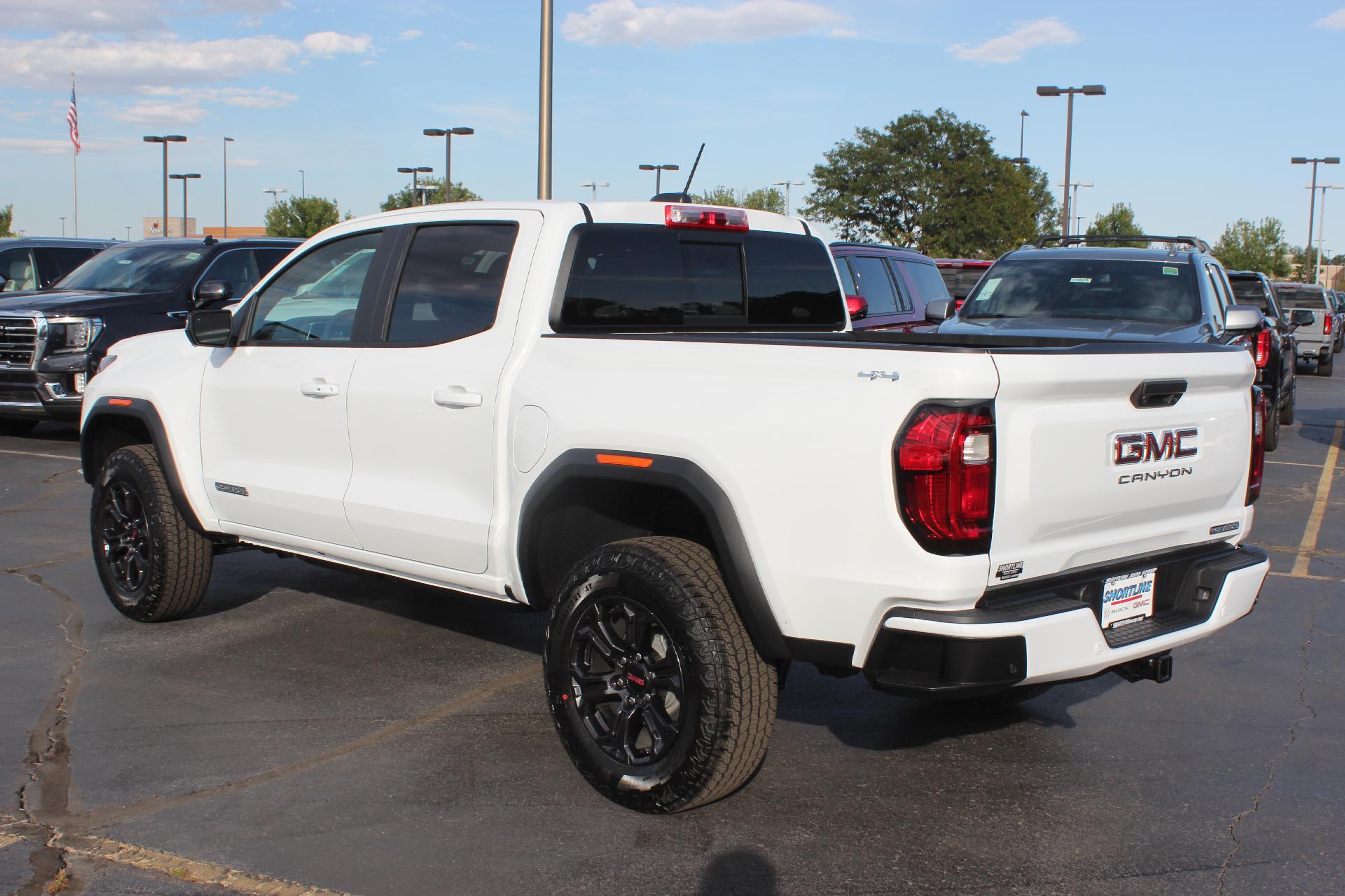 2024 GMC Canyon Vehicle Photo in AURORA, CO 80012-4011