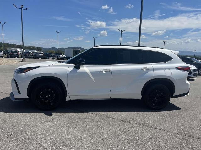 2021 Toyota Highlander Vehicle Photo in ALCOA, TN 37701-3235