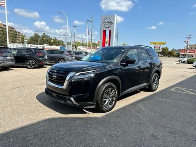 2023 Nissan Pathfinder Vehicle Photo in Canton, MI 48188