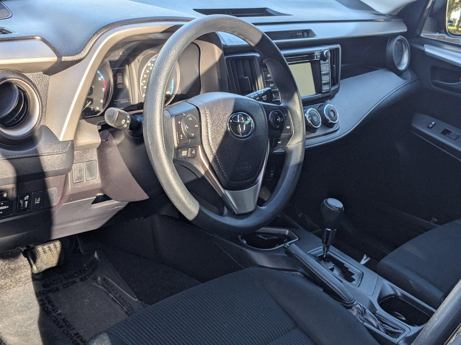 2018 Toyota RAV4 Vehicle Photo in Tampa, FL 33614