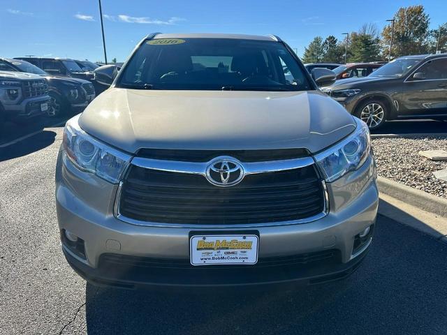 2016 Toyota Highlander Vehicle Photo in COLUMBIA, MO 65203-3903