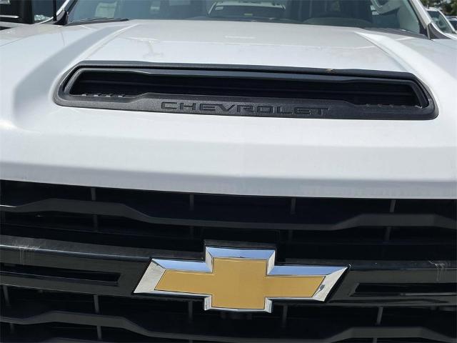 2024 Chevrolet Silverado 3500 HD CC Vehicle Photo in ALCOA, TN 37701-3235