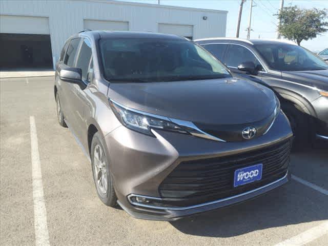 2022 Toyota Sienna Vehicle Photo in Decatur, TX 76234