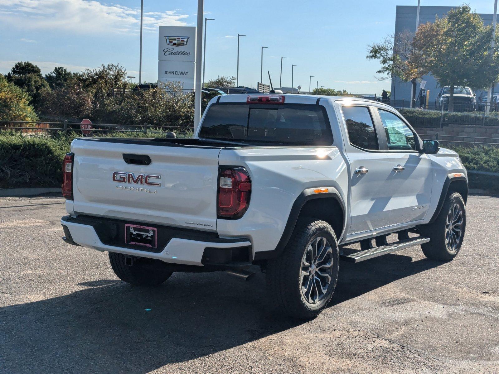 2024 GMC Canyon Vehicle Photo in LONE TREE, CO 80124-2750