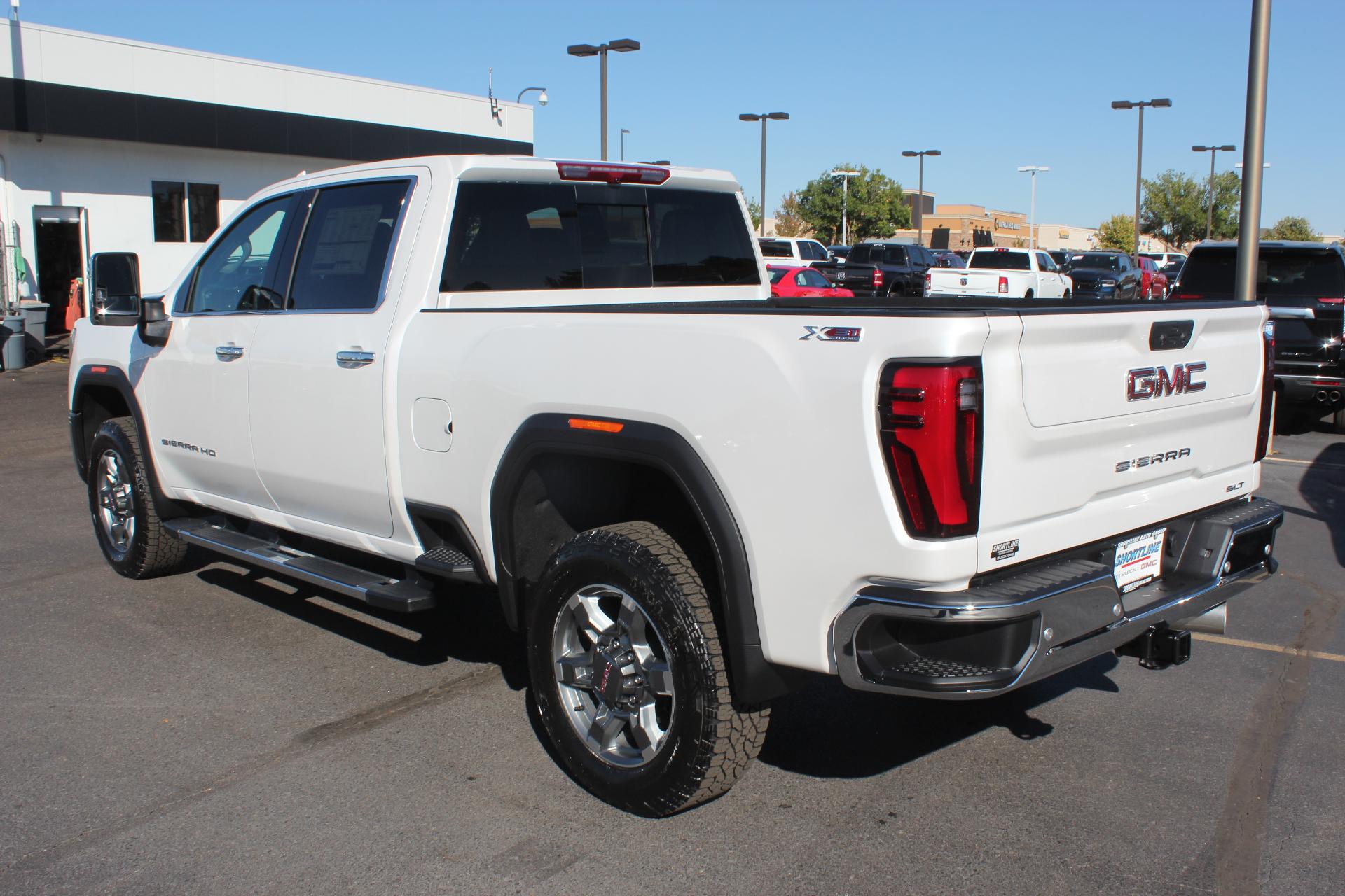 2025 GMC Sierra 2500 HD Vehicle Photo in AURORA, CO 80012-4011