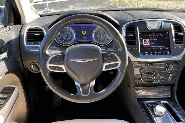 2019 Chrysler 300 Vehicle Photo in INDEPENDENCE, MO 64055-1314