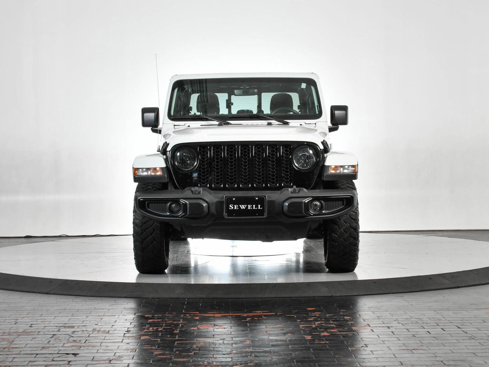 2022 Jeep Gladiator Vehicle Photo in DALLAS, TX 75235