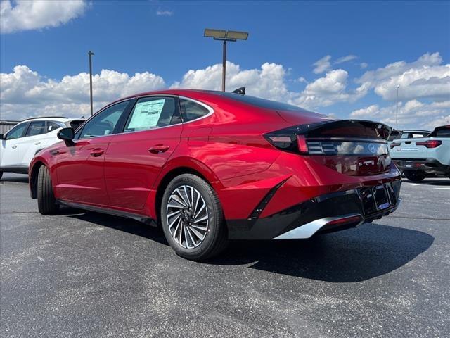 2024 Hyundai SONATA Hybrid Vehicle Photo in O'Fallon, IL 62269