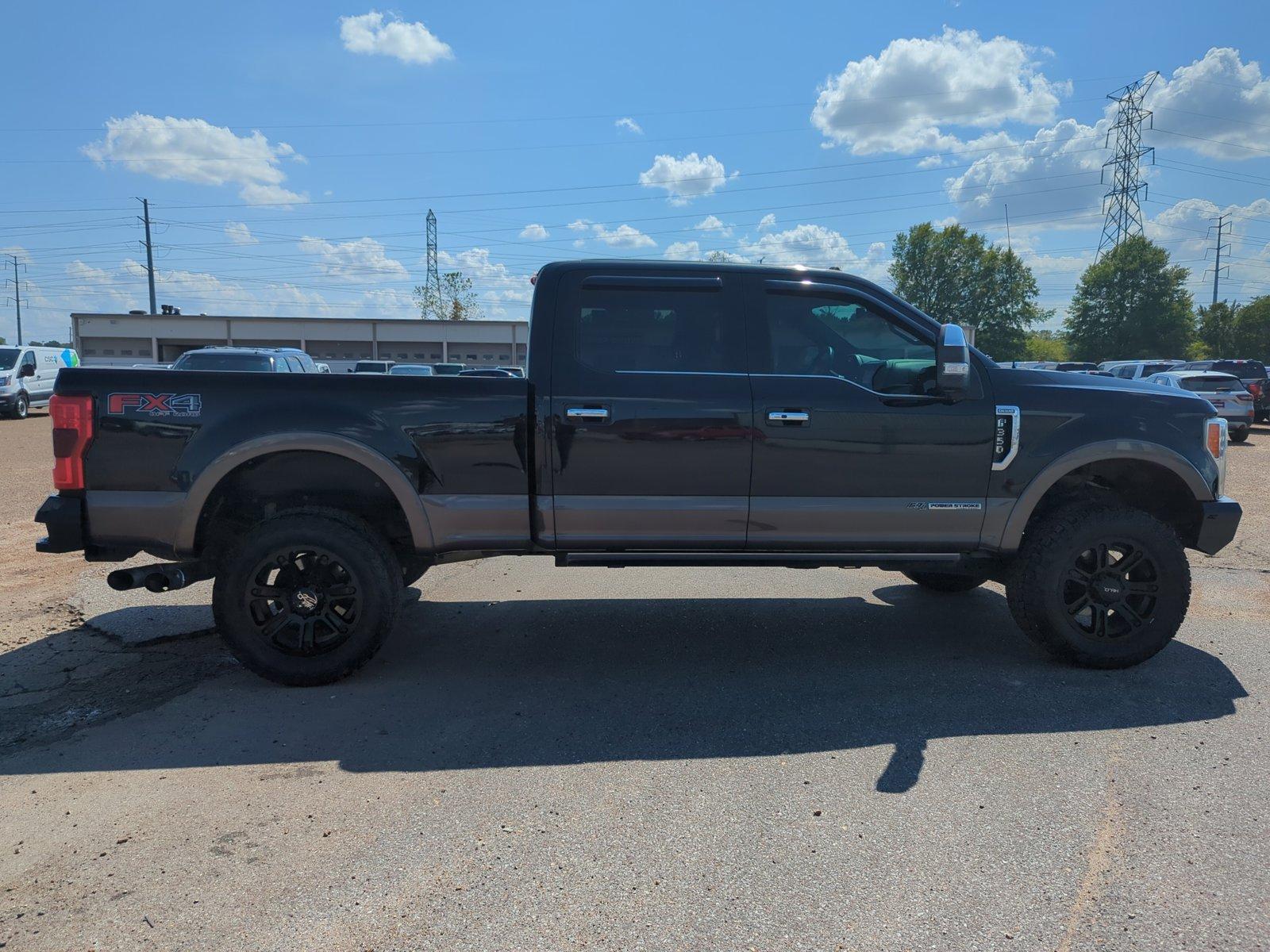 2017 Ford Super Duty F-350 SRW Vehicle Photo in Memphis, TN 38115