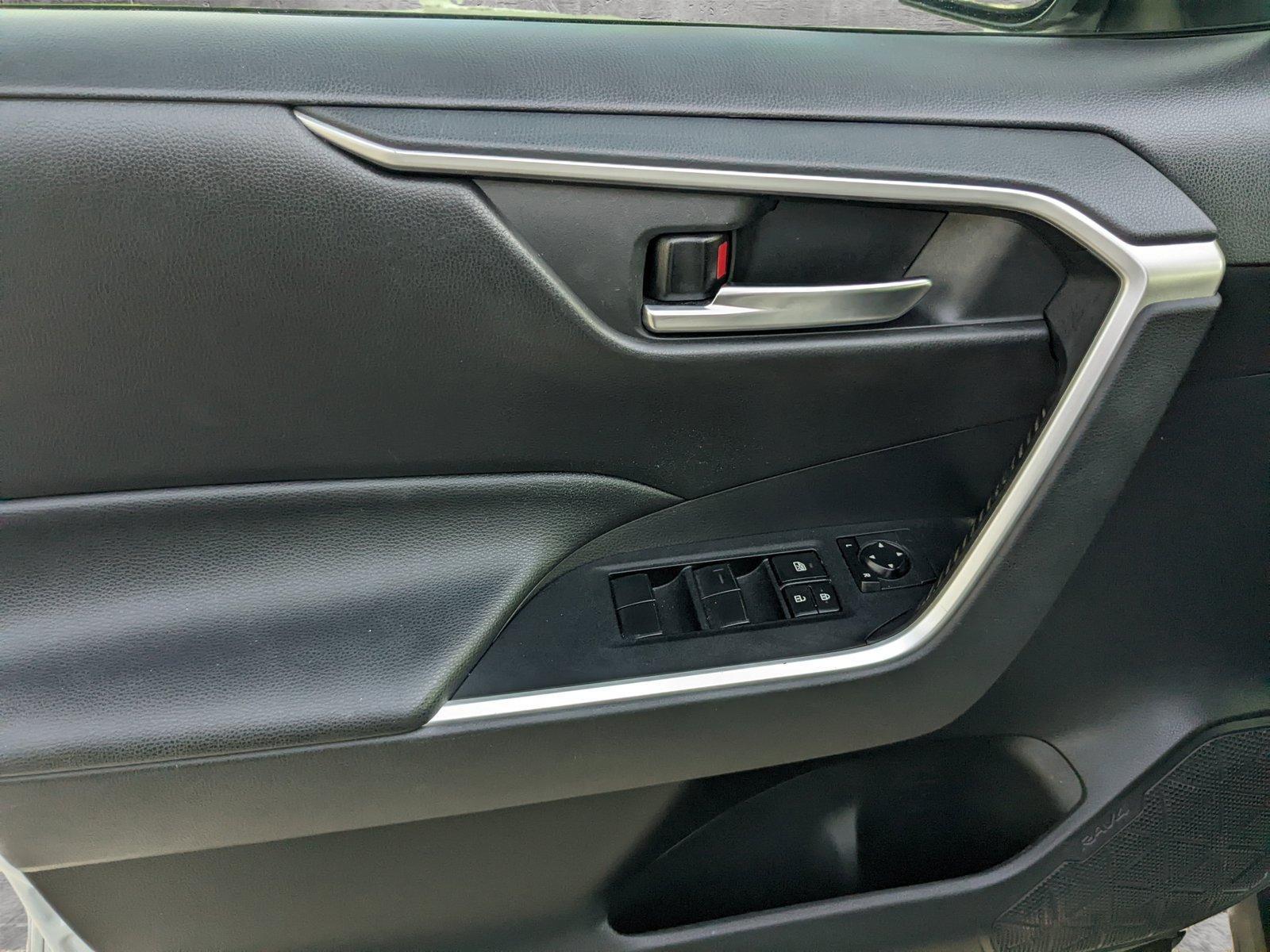 2019 Toyota RAV4 Vehicle Photo in Davie, FL 33331